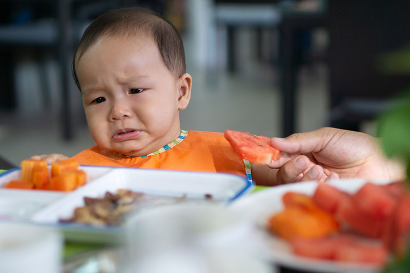 Mách mẹ cách chăm sóc trẻ biếng ăn hay ốm