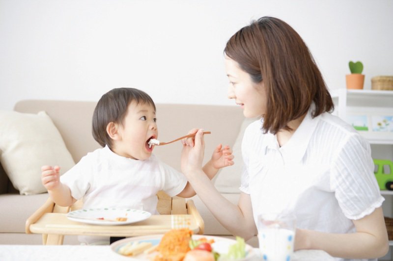 Trẻ nhẹ cân nên bổ sung gì? Top thực phẩm mẹ cần quan tâm