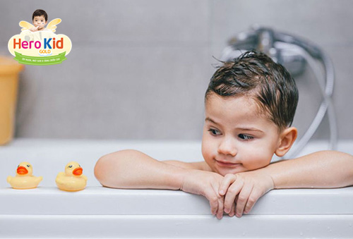 Lưu ý chăm sóc khi trẻ bị ốm? Nên làm gì giúp con mau khỏi?