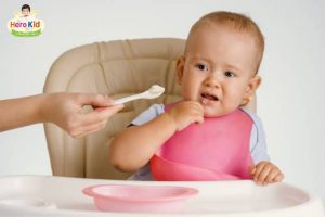 Giúp bé 1 tuổi ăn ngon miệng