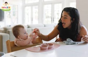 các giai đoạn biếng ăn sinh lý ở trẻ