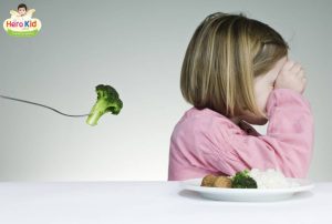 các giai đoạn biếng ăn sinh lý ở trẻ